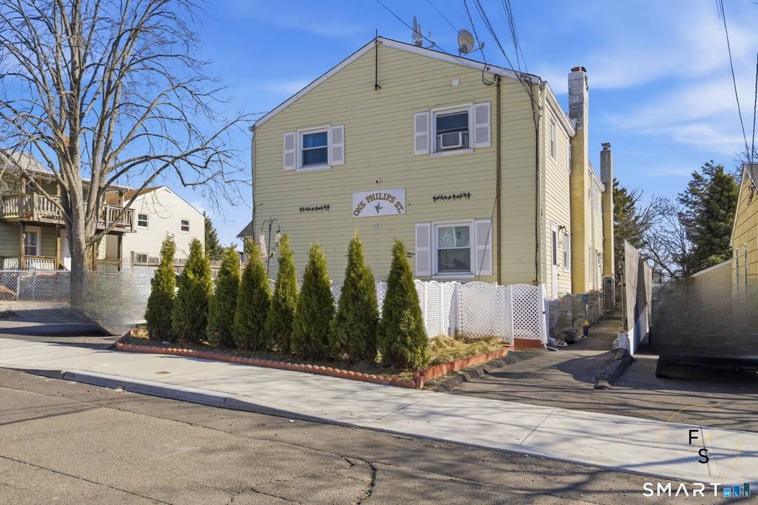 Welcome to this charming 2 bedroom, 1 bath home located at 1 Phillips St, Apt 4 in Norwalk.