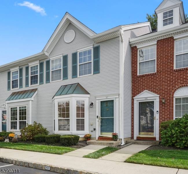 Welcome to 157 Setter Place, in the desirable Country Village Community of Freehold.
