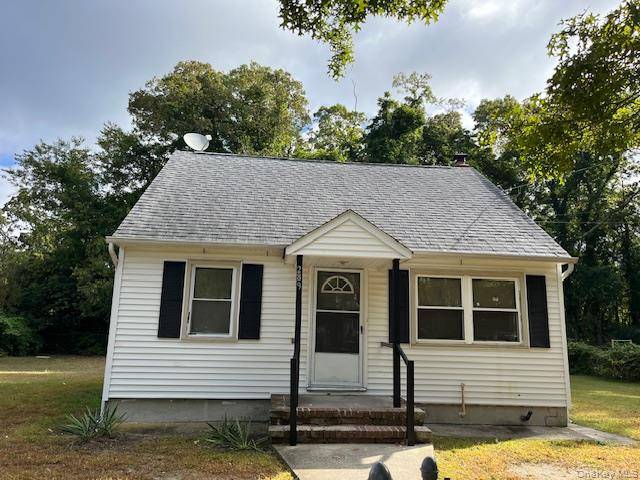 Adorable freshly painted 3 bedroom 1 bath home.