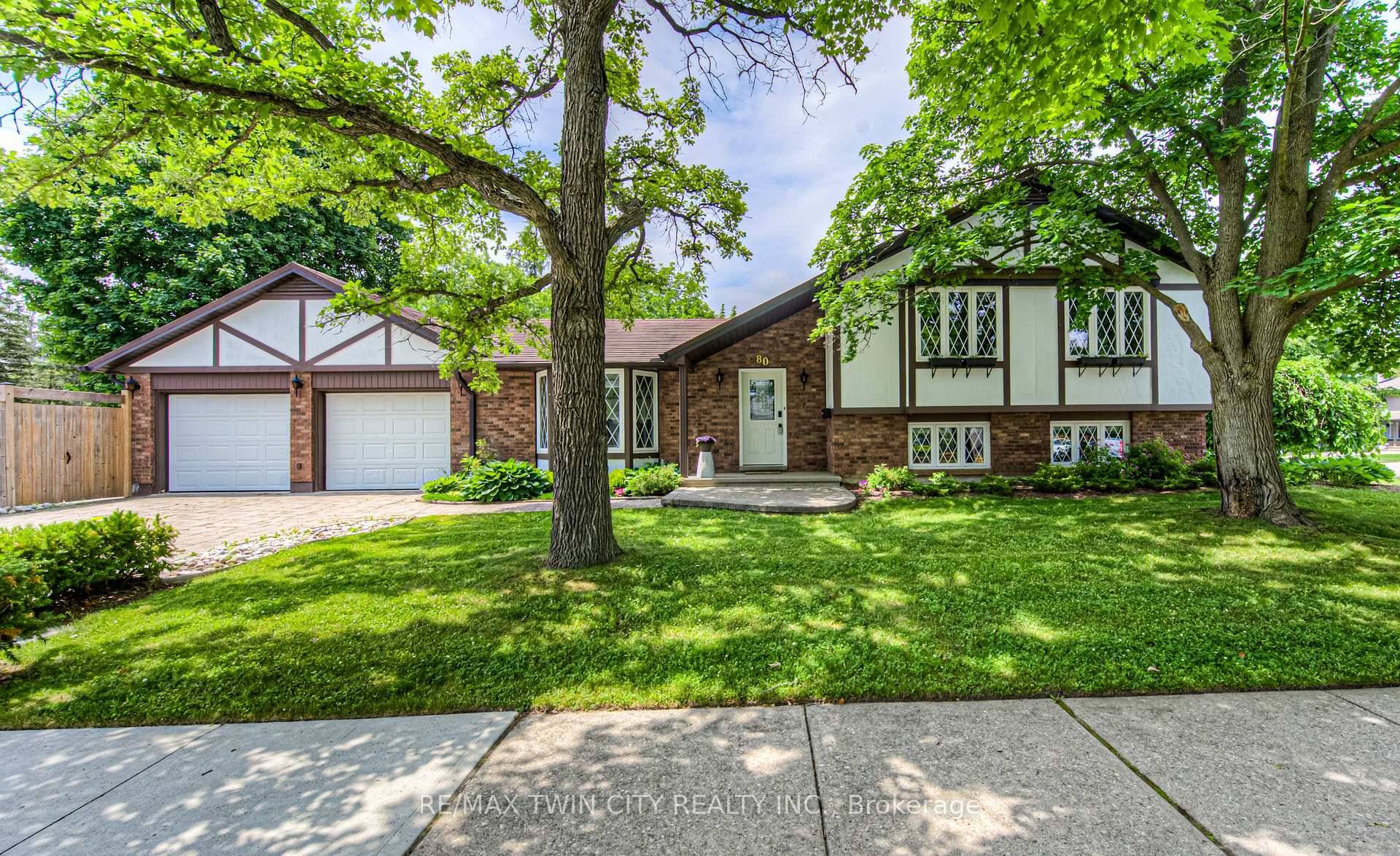 Spacious and updated 4 level side split in the desirable Chicopee area !