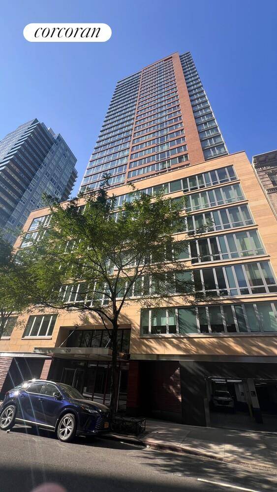 Sky High Sanctuary in the Heart of Midtown East The Veneto Condominium 250 East 53rd Street Residence 2801 2, 395, 000 Perched on the 29th floor of the prestigious Veneto ...