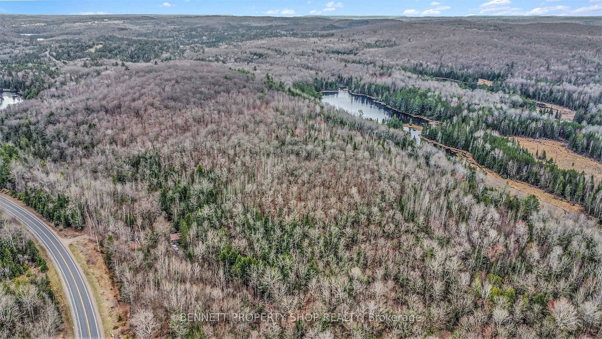 Nature Lovers Paradise Discover your own private escape with this stunning 28.
