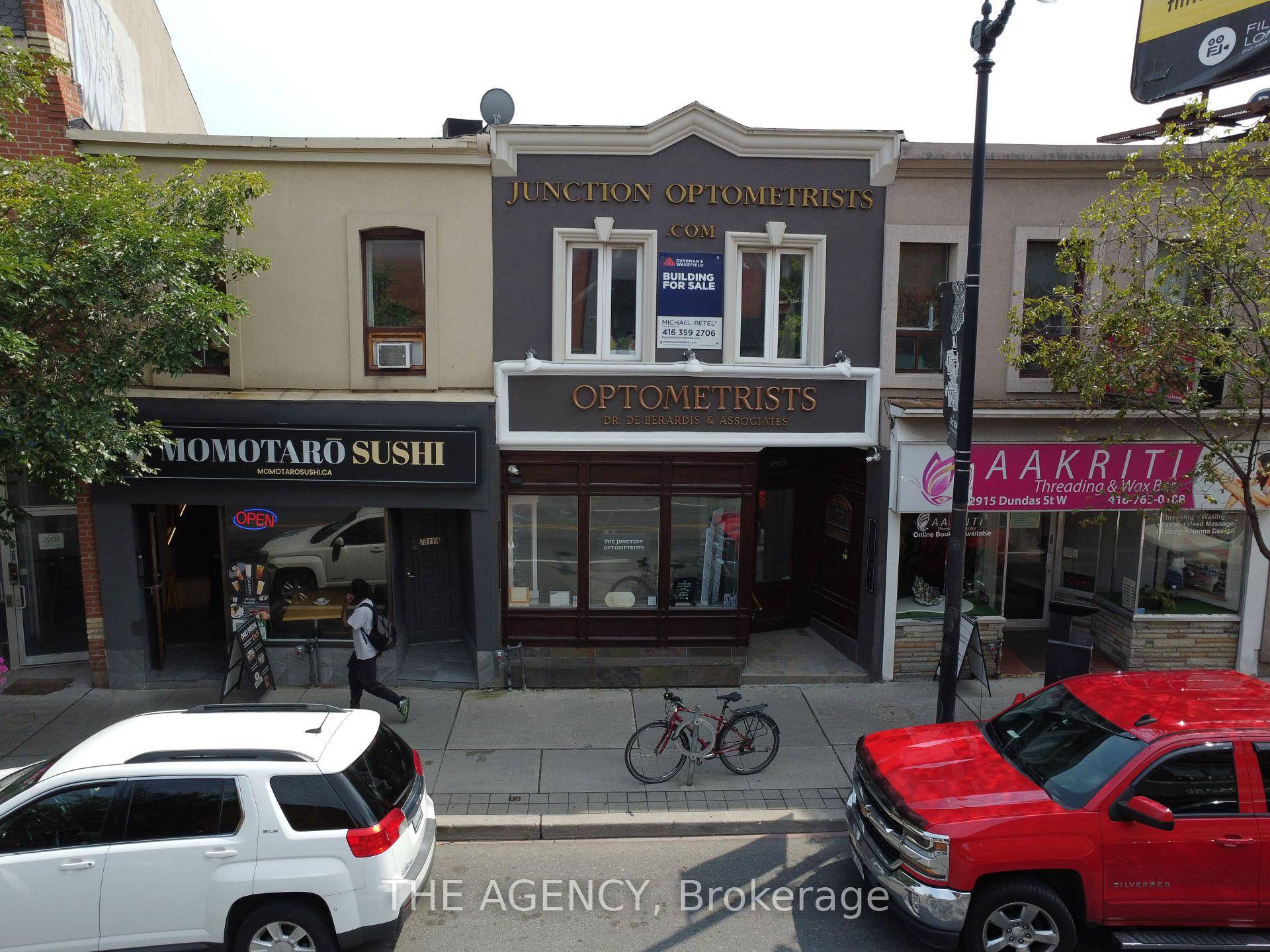 Welcome to Unit 2A at 2913 Dundas St W a bright, freshly painted and professionally cleaned 2 bedroom apartment in the heart of Toronto's sought after Junction neighbourhood.