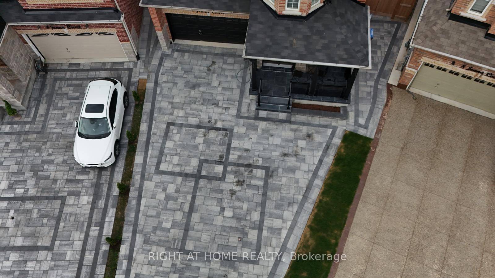 Stunning Semi Detached in Highly Desirable Cooksview, Brampton !