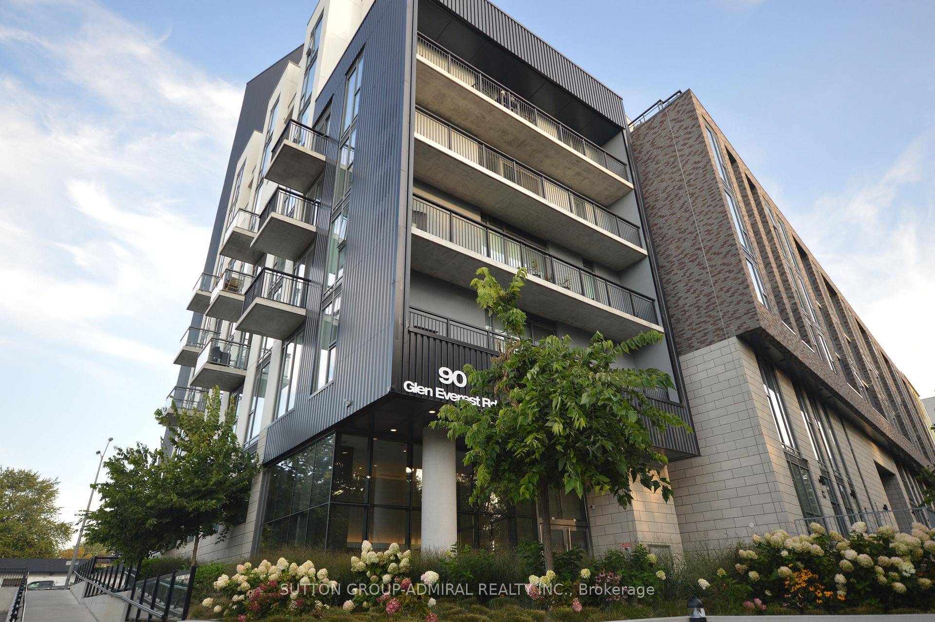 Welcome to captivating Merge Condos, a sleek and modern 1 bedroom suite complete with underground parking rental extra, 150 mo, if required and underground locker.