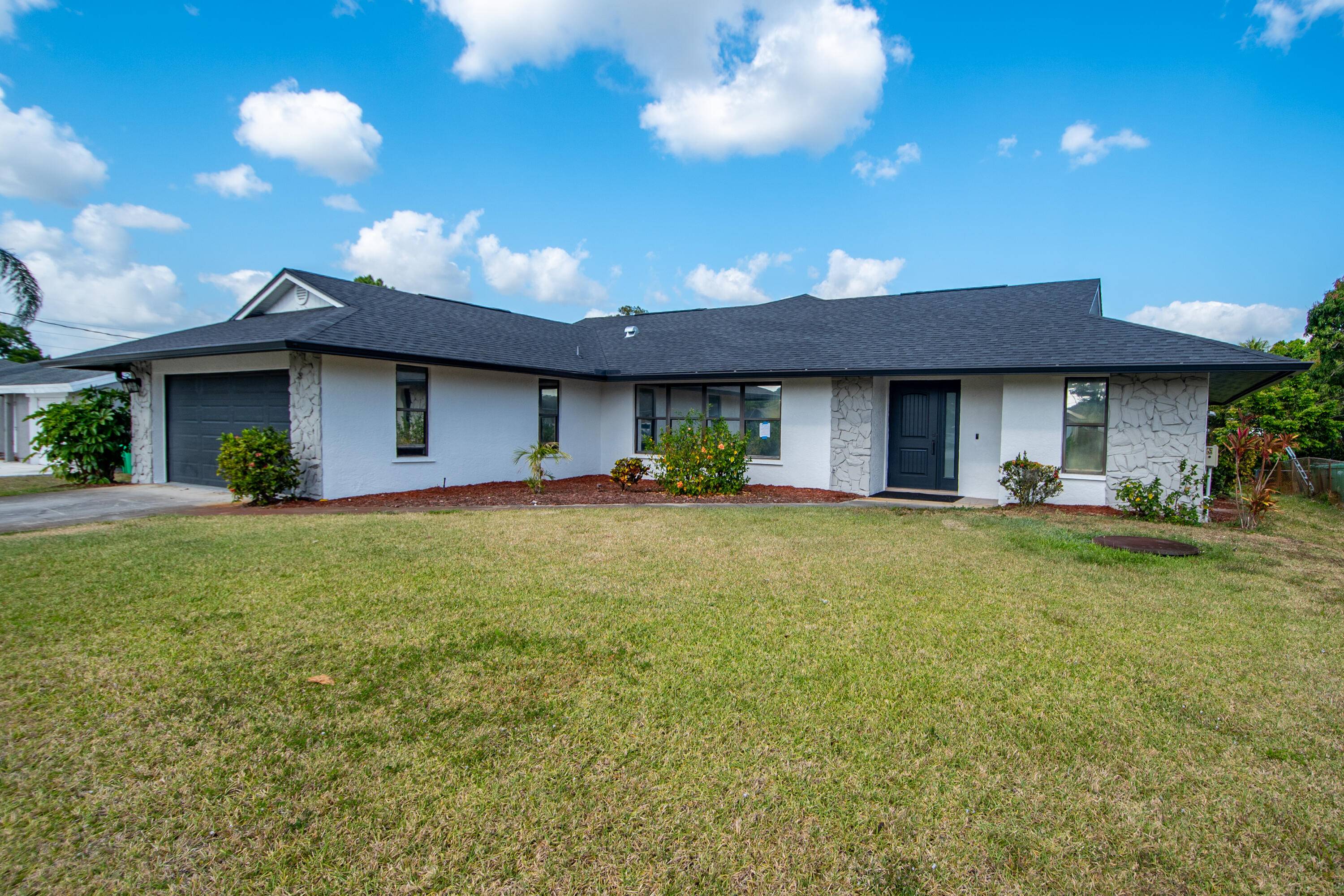 Astonishing ! This ranch style home brings a feeling of warmth and coziness, was renovated with the latest look many features which includes a New Roof, New Flooring, and fresh ...