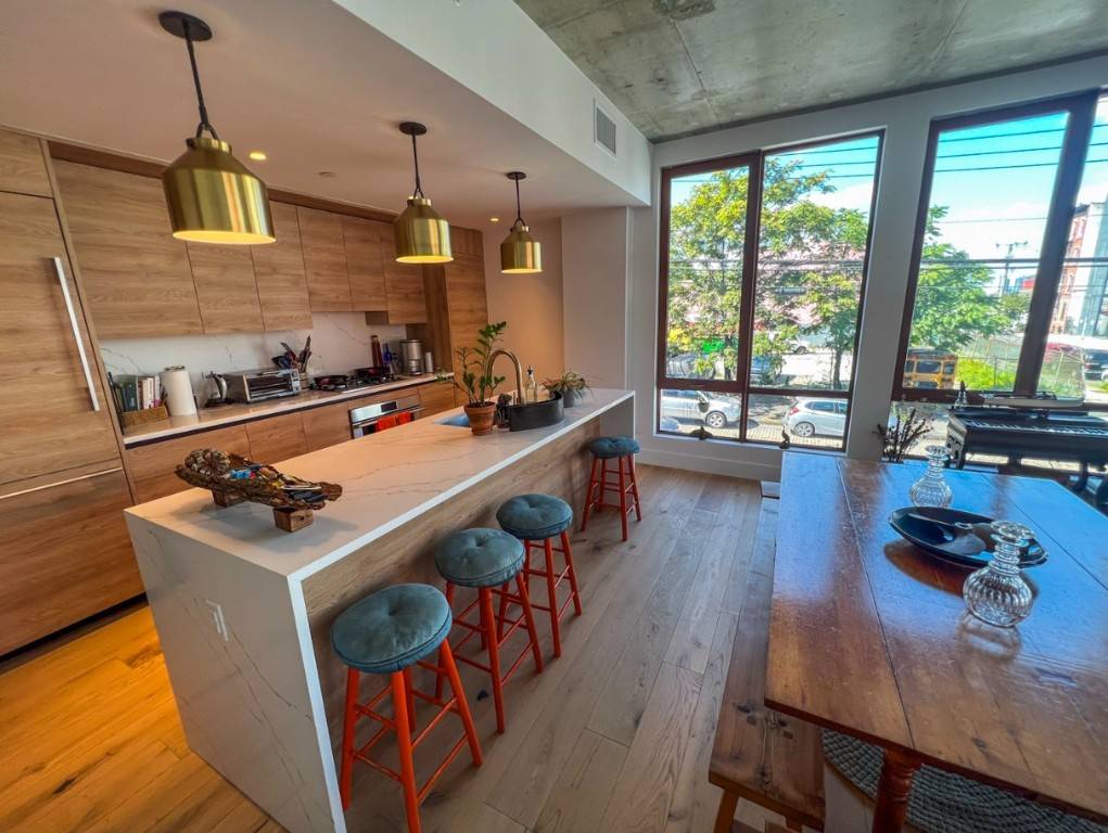 For Rent Luxurious 2 Bedroom Loft at The Conover, Red Hook Discover upscale living in this furnished 2 bedroom loft, positioned in the lively Red Hook neighborhood of Brooklyn.