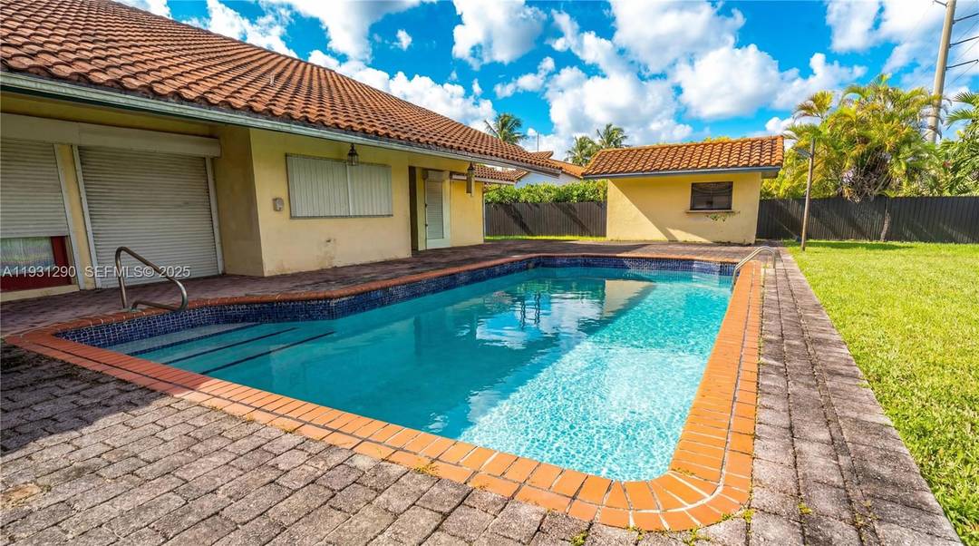 Discover an exceptional opportunity to own a grand single family residence offering nearly 4, 800 square feet of living space in one of the area s highly sought after luxury ...