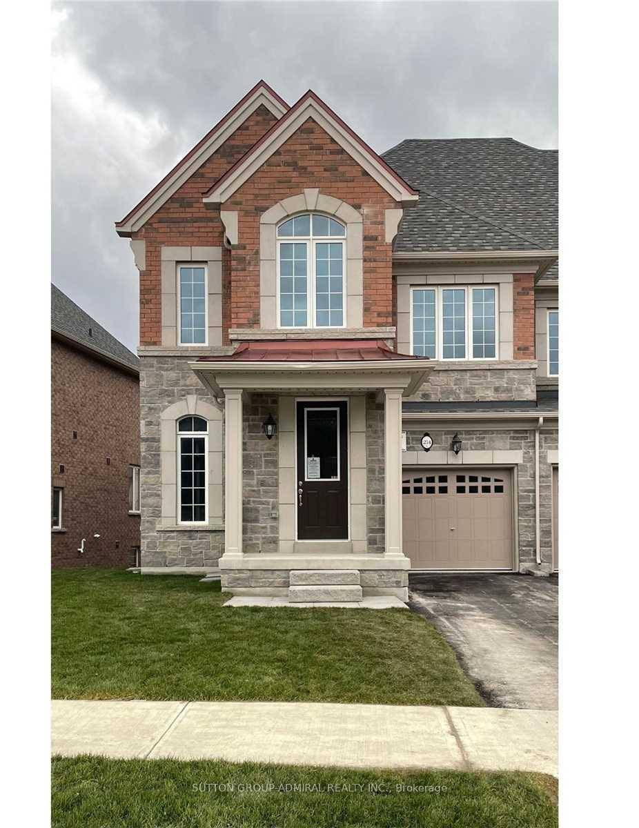 Immaculate and Spacious End Unit Town In Desirable Holland's Landing Community.