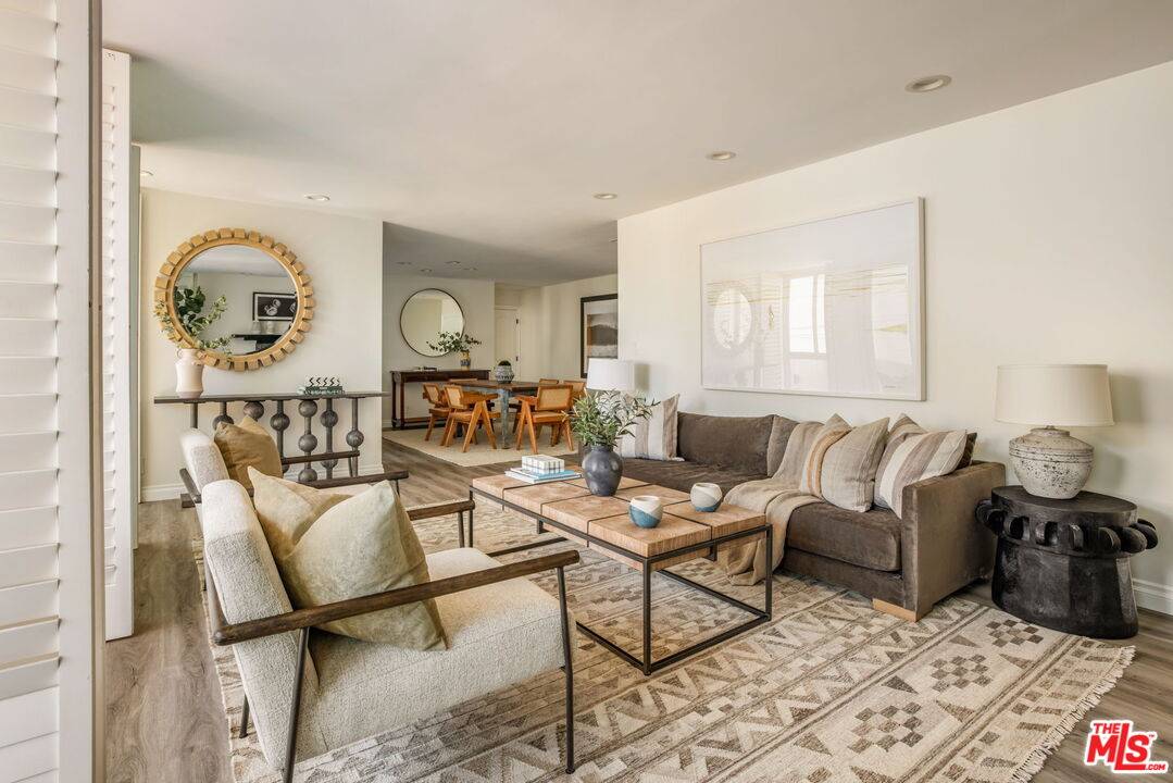 30 Driftwood St 2BR Marina Del Rey La