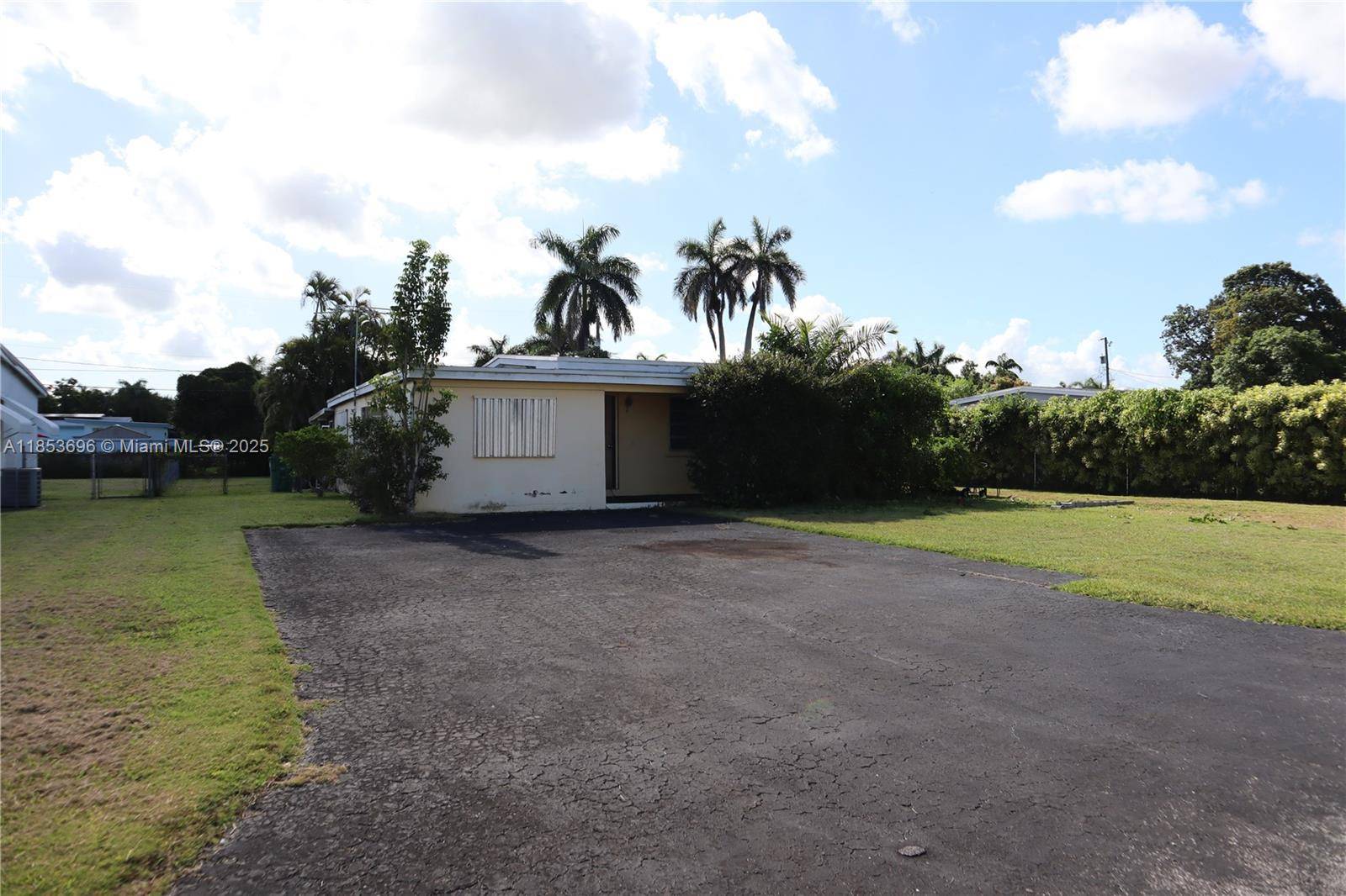 Great Opportunity in the Heart of Homestead !