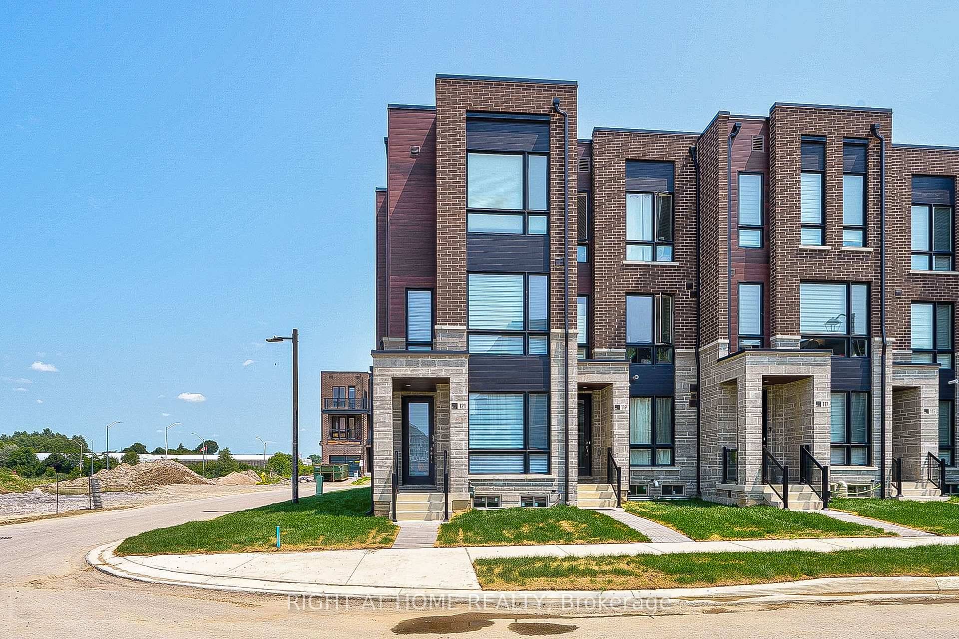 One of the best Premium End units and CORNER LOT with Parkview.