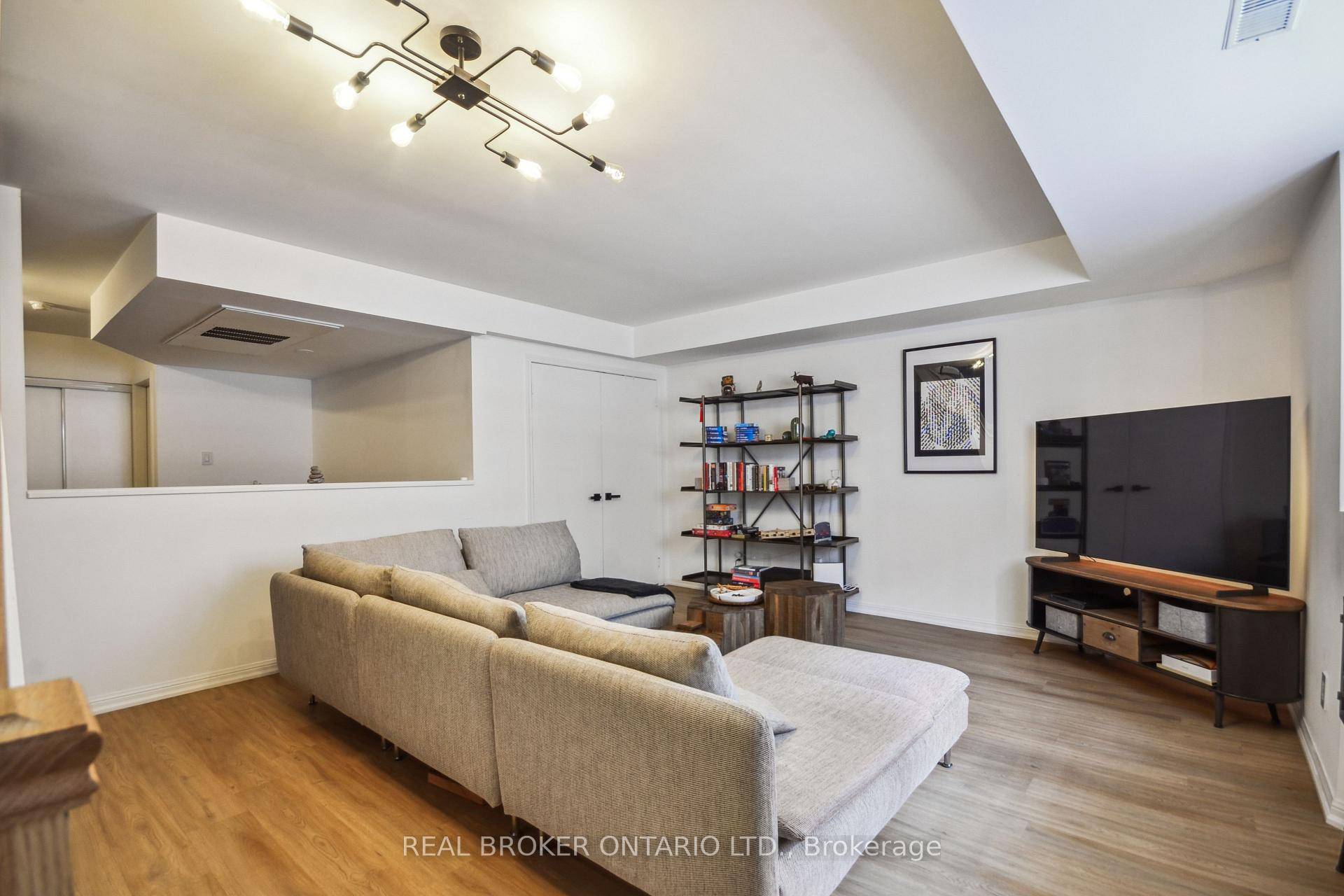King West living at its finest !