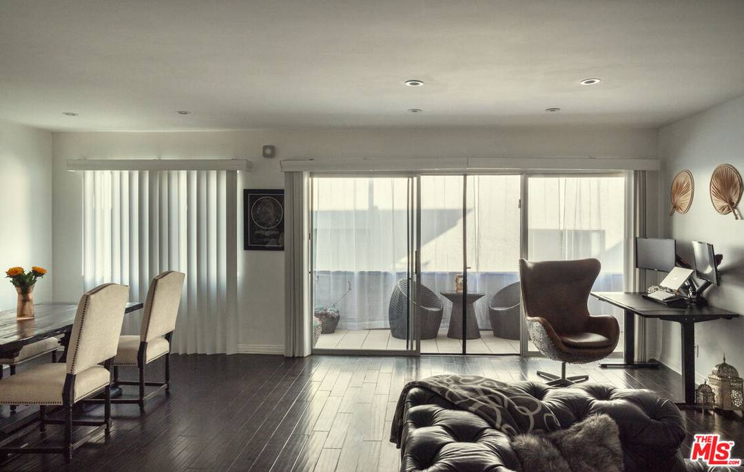 7259   Hillside Ave 2BR Hollywood Hills East La