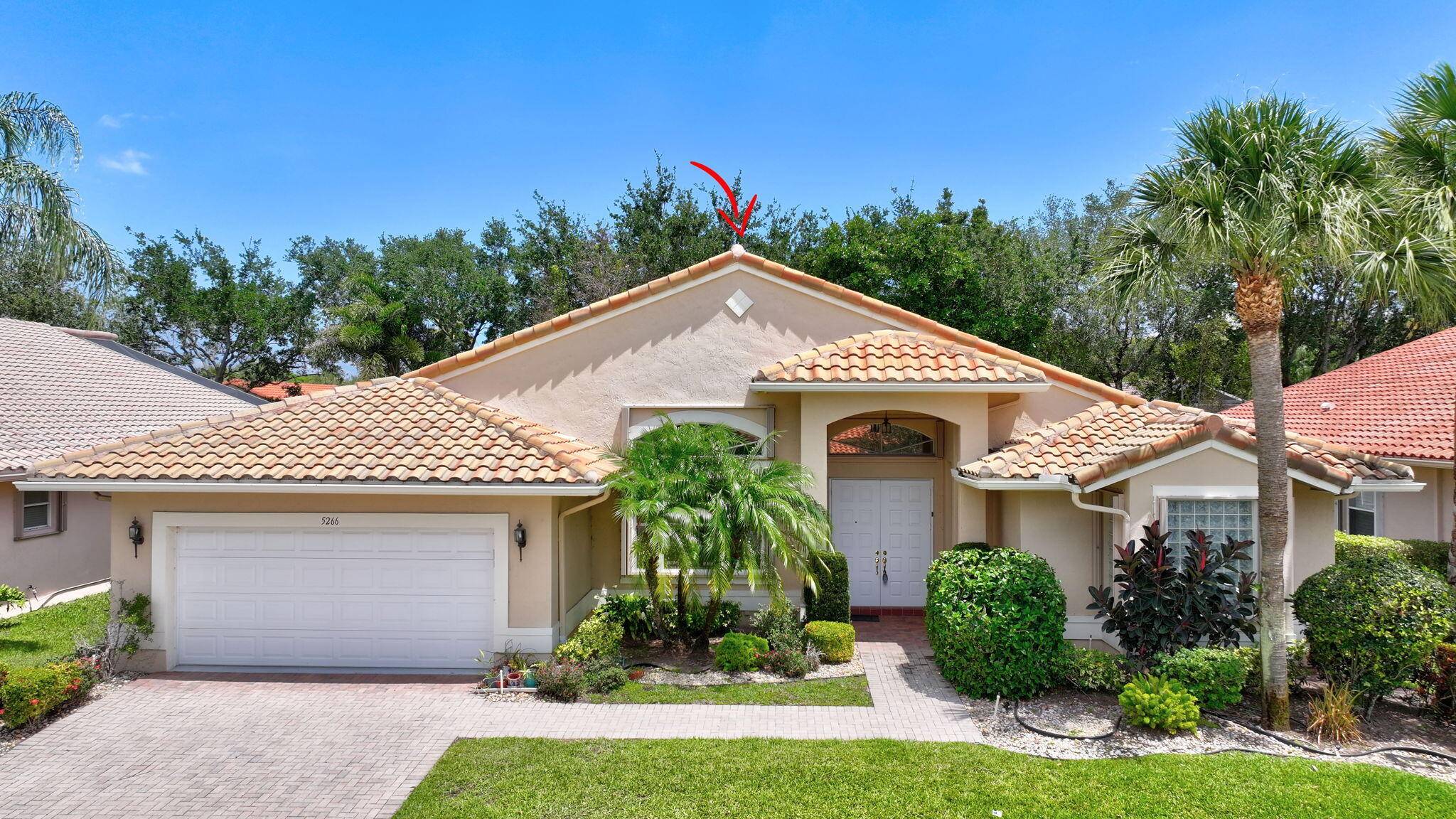 Spacious 3 bedroom, 2 bath home with additional den or hobby room !
