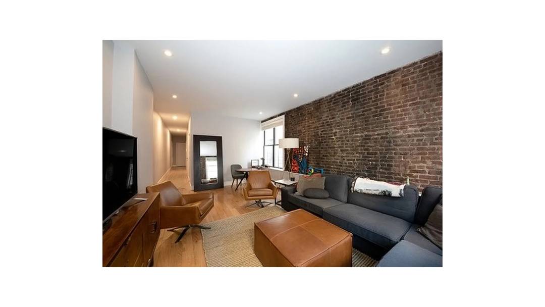 Rarely available Prewar condo in a prime East Village location now up for grabs !