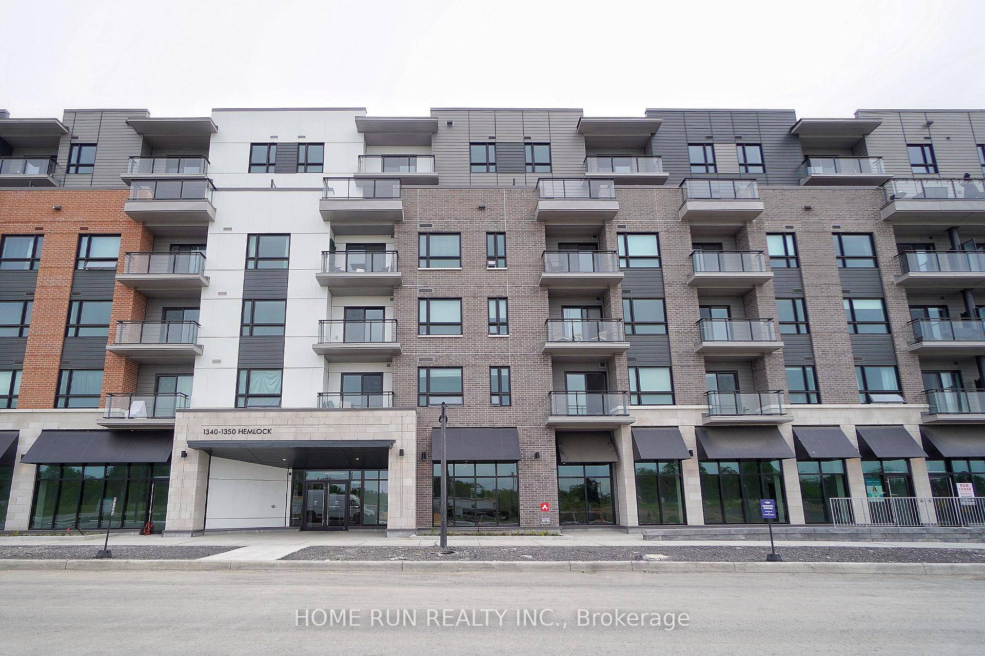Date Available AUG 1. 1 YEAR New Luxury 2 Bedrooms Condo Unit ideally located in the family oriented neighborhood of Wateridge Village, between Rothwell Heights and Manor Rockcliffe Park, only ...