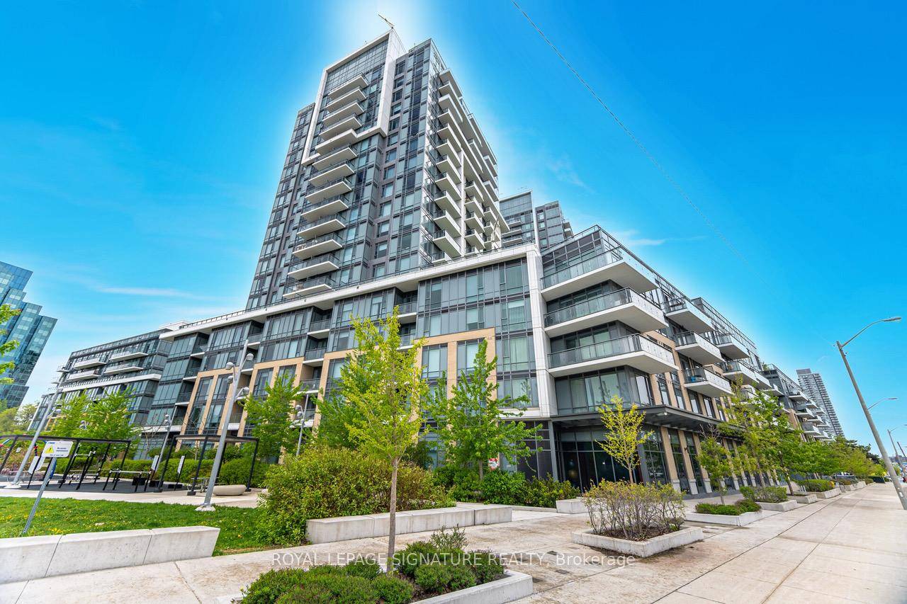 Welcome to luxury condo, Parfait at Atria !