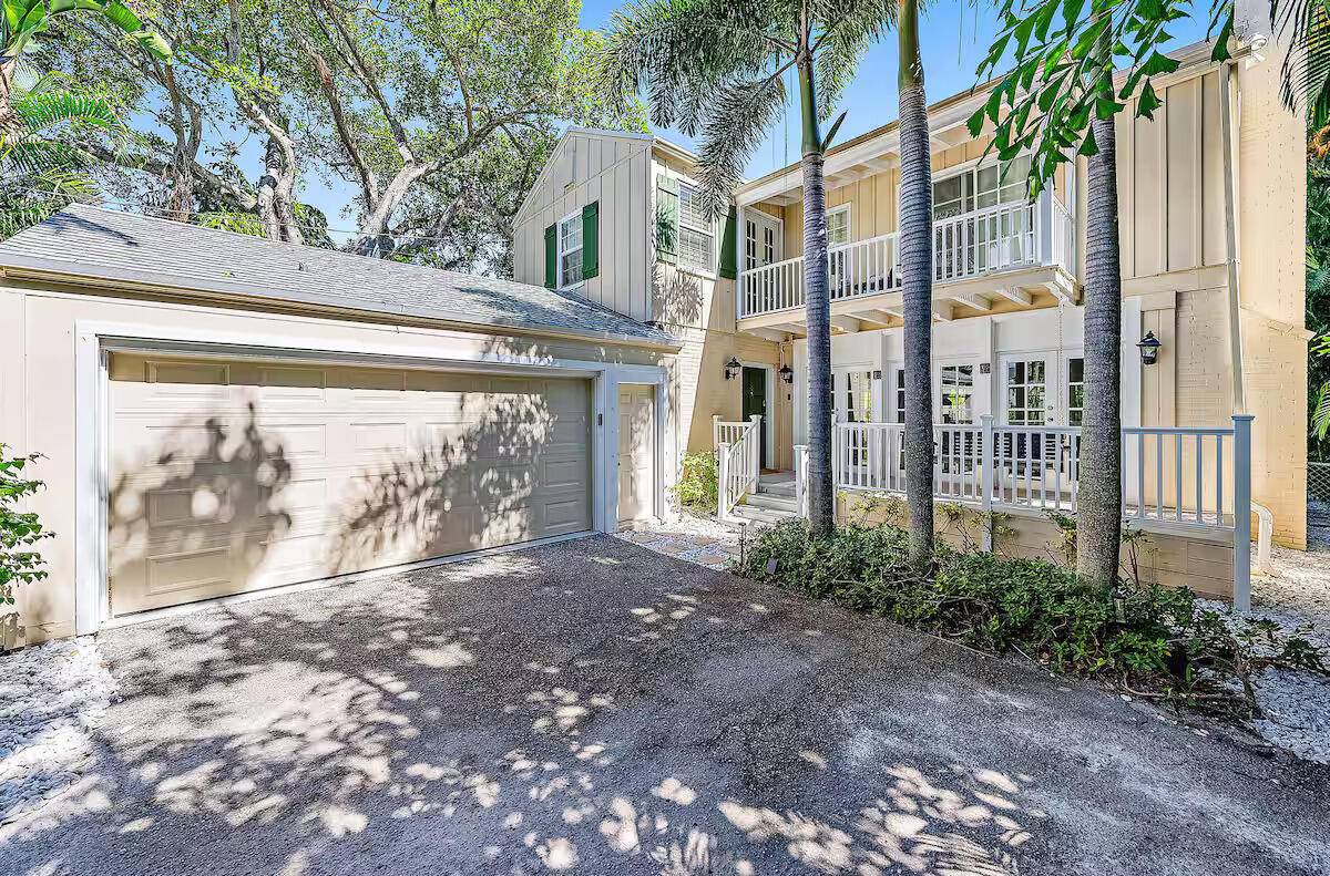 Nestled in the prestigious SOSO neighborhood situated South of Southern Boulevard and east of Olive Avenue this exquisite 3 bedroom, 2.