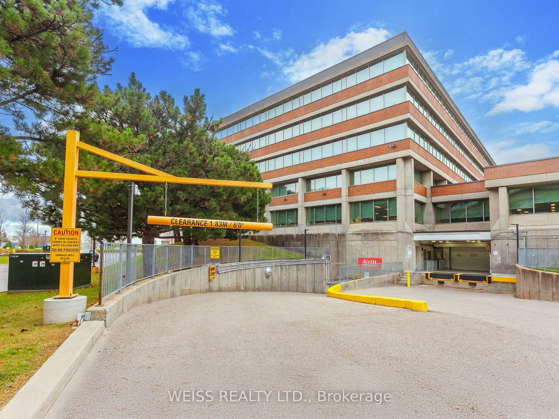 Gross Lease Approximately 2 acres of secure, gated parking lot space available, with the flexibility to lease in whole or in divisible portions.