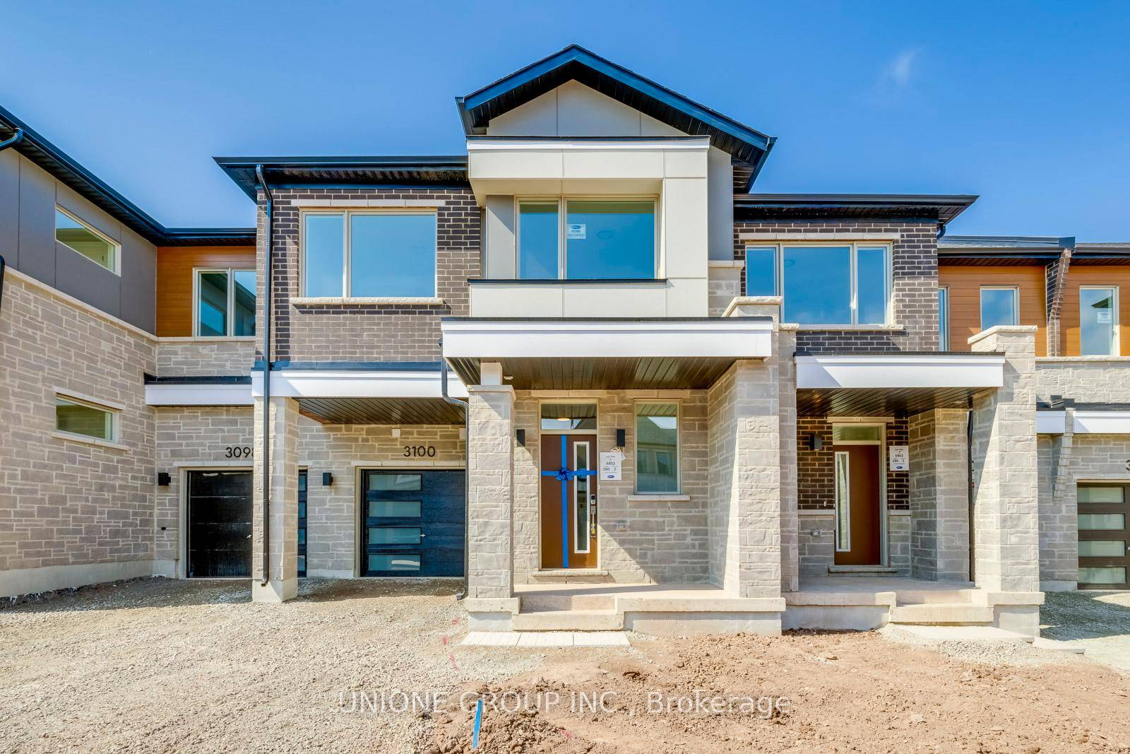 Brand New Stunning 4 Bed, 2.