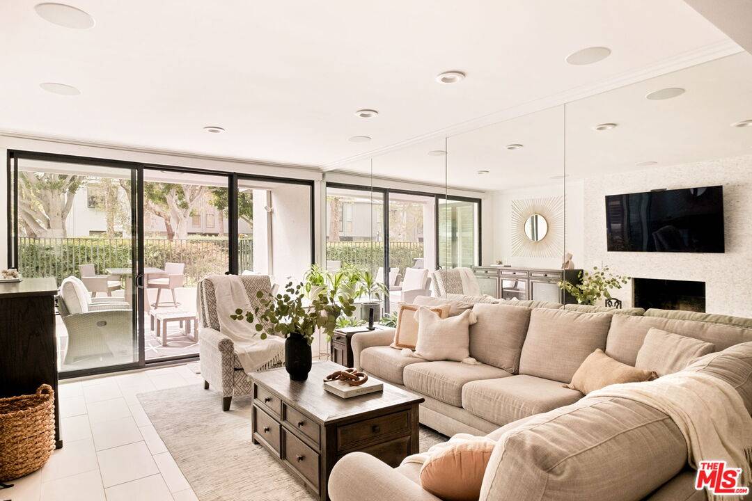 2940   Neilson Way 2BR Santa Monica La