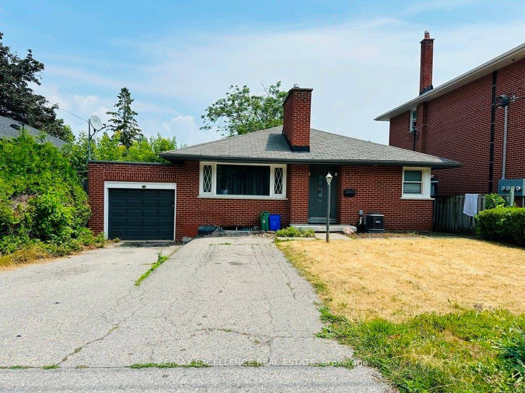 Location, Location ! Spacious 3 2 Bedroom amp ; 3 washroom Bungalow With LEGAL Bsmt Apartment Two Unit House Certificate of Registration attached on Premium Lot 50'ft X 121.