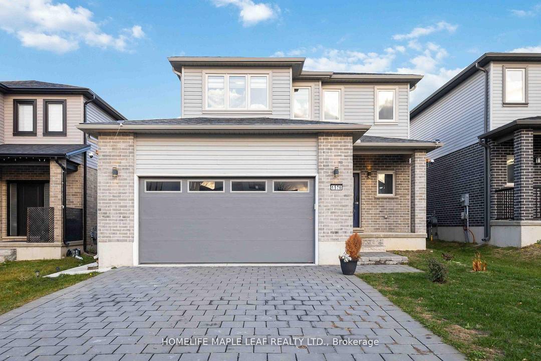 Welcome to this charming 1 bedroom, 1 bath apartment in North East London, ideally located near Edgevalley Park, Drew park, and the scenic walking trails along the Thames River.