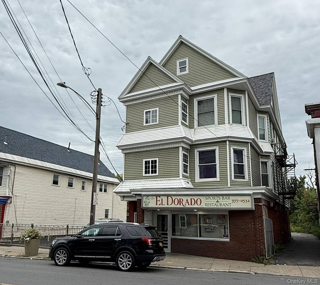 BUILDING FOR SALE WITH BAR RESTAURANT LOTTO Business.