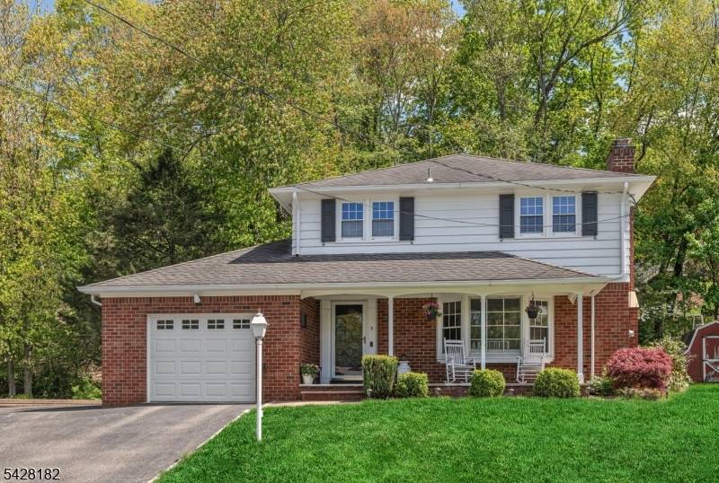 Exceptional home in a prime location !