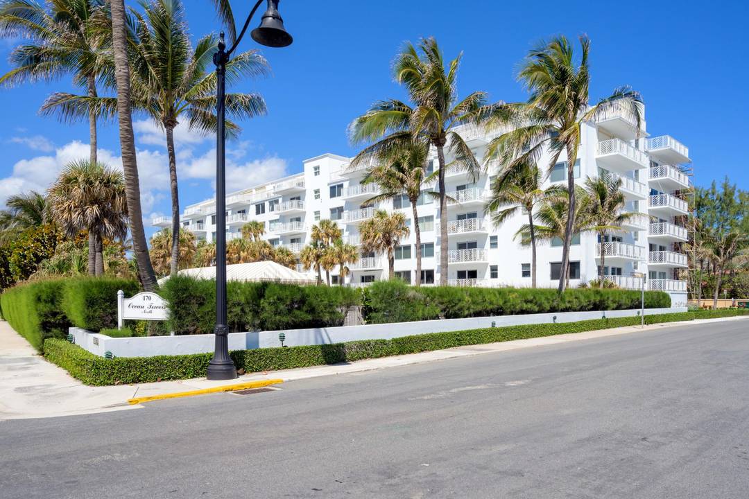 South facing bright and spacious 2 bedroom condo with Ocean Views over the pool.