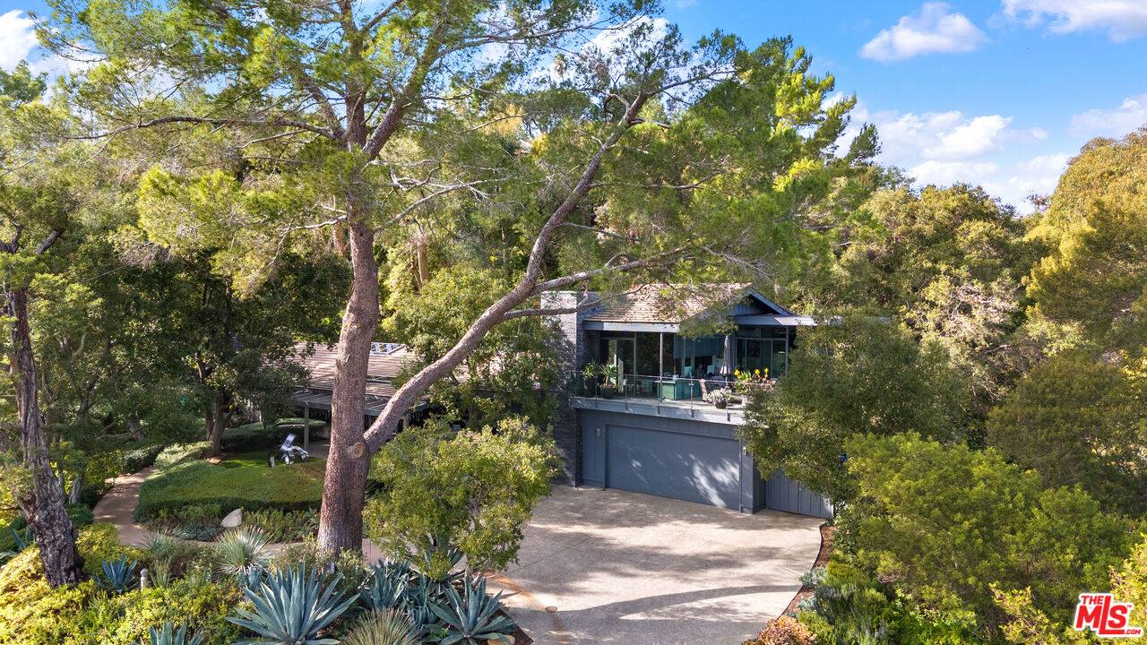 13171   Boca De Canon Ln 3.0 Brentwood LA