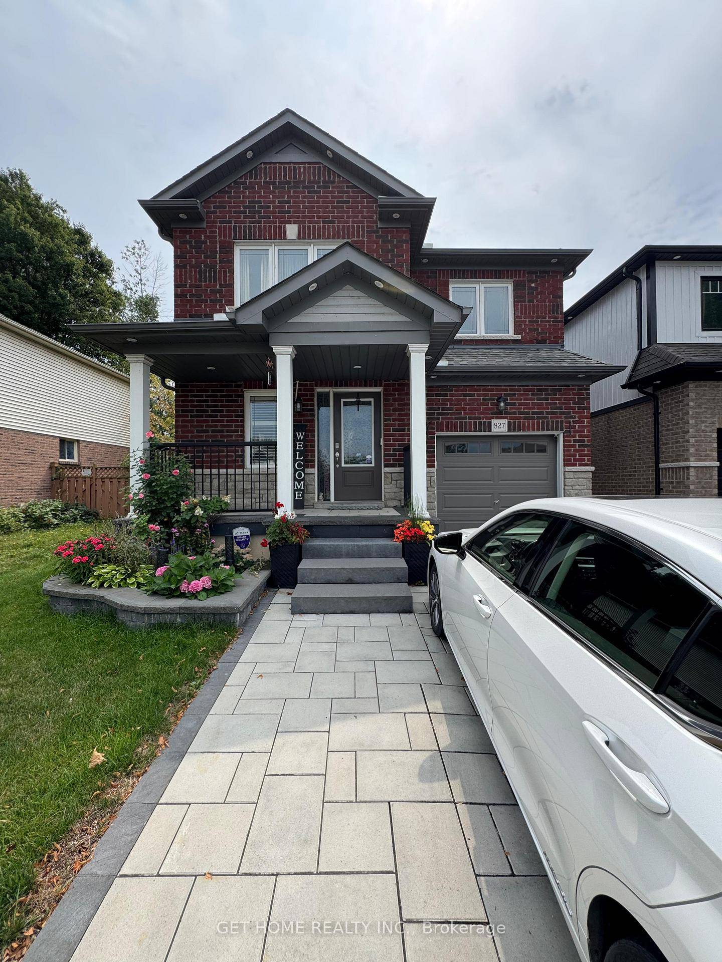 Welcome to 827 Renaissance Drive in Oshawa a beautifully maintained and move in ready home available for lease !