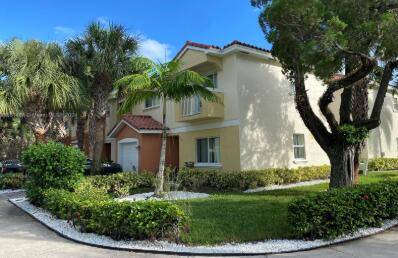 Own a 33 Share in Prime Fort Lauderdale TownhomesInvest in a fantastic residential opportunity in the heart of Fort Lauderdale, FL !