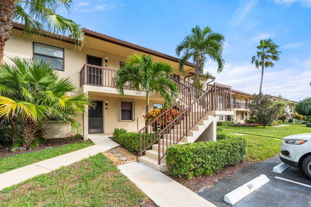 Nestled in the heart of Lake Worth, Florida, the Lucerne Lakes Golf Colony Community offers a serene and vibrant lifestyle for those who cherish both recreation and relaxation.
