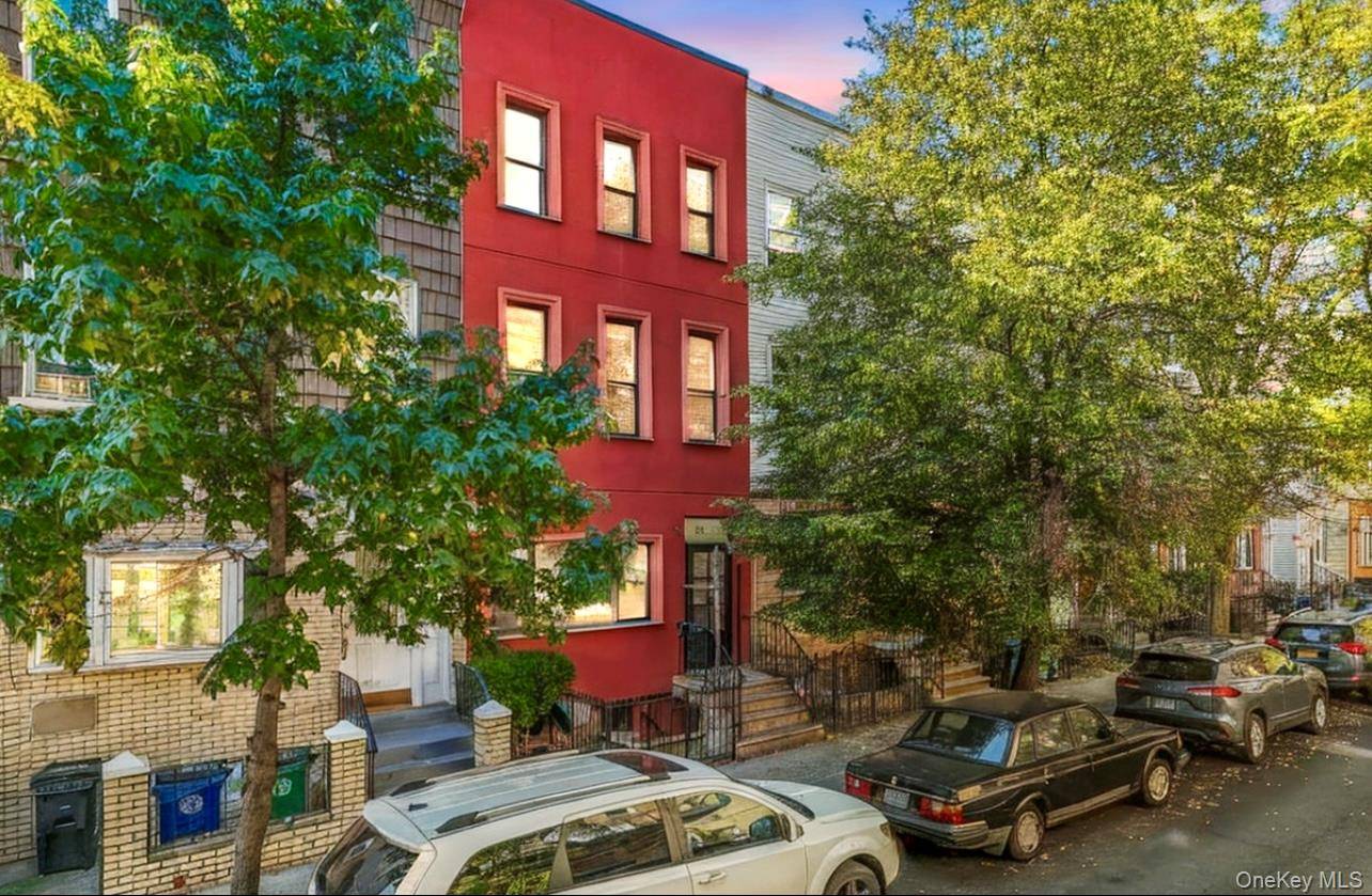 FOR SALE VACANT CLASSIC 3 FAMILY TOWNHOUSE WITH EXPANSION POTENTIAL 37 Jewel Street, Greenpoint, Brooklyn Discover timeless Brooklyn charm at 37 Jewel Street, a vacant three family townhouse offering approximately ...