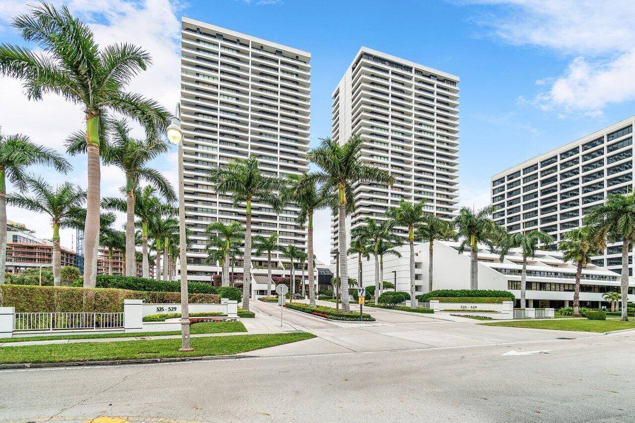 An opportunity to live in a signature building conveniently located in downtown West Palm Beach.