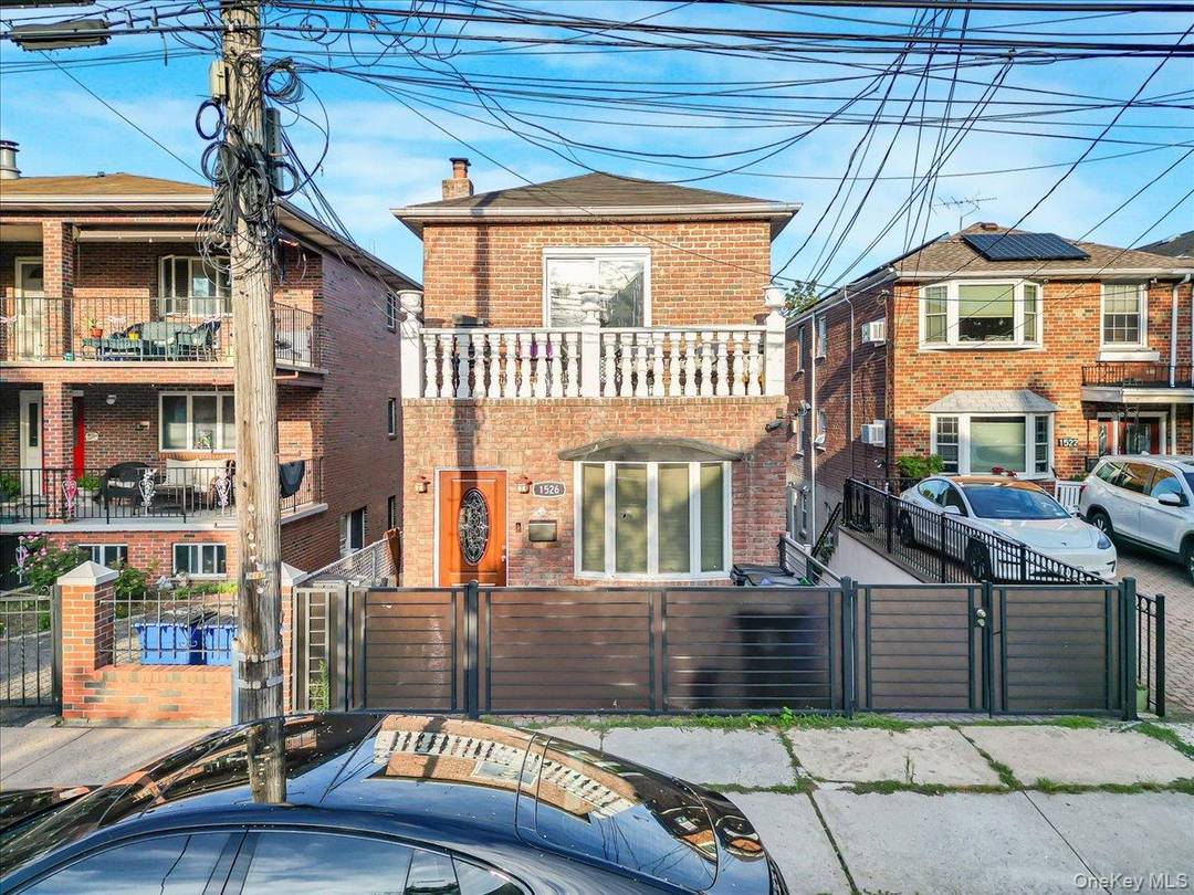 Welcome to the heart of Country Club, one of the Bronx s most coveted neighborhoods, known for its tree lined blocks, proximity to the waterfront, and the rare combination of ...