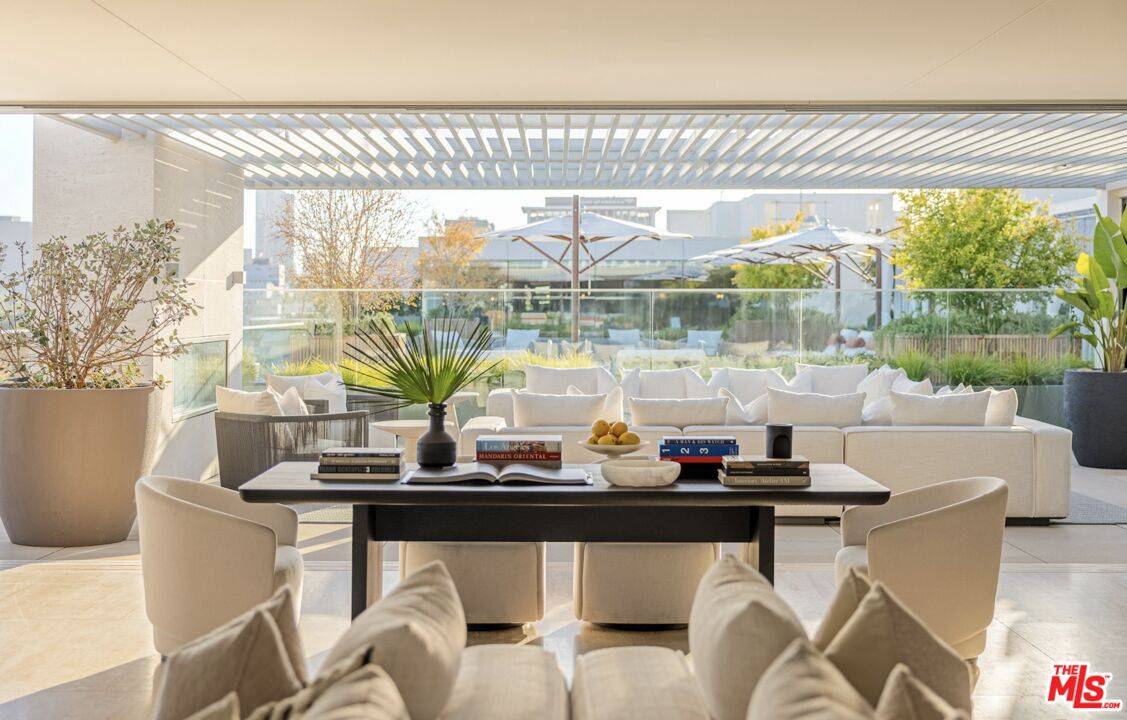 9200  Wilshire Blvd 2BR Beverly Hills La