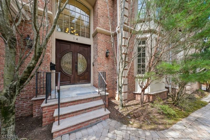 Elegant Center Hall Colonial on Closter ?