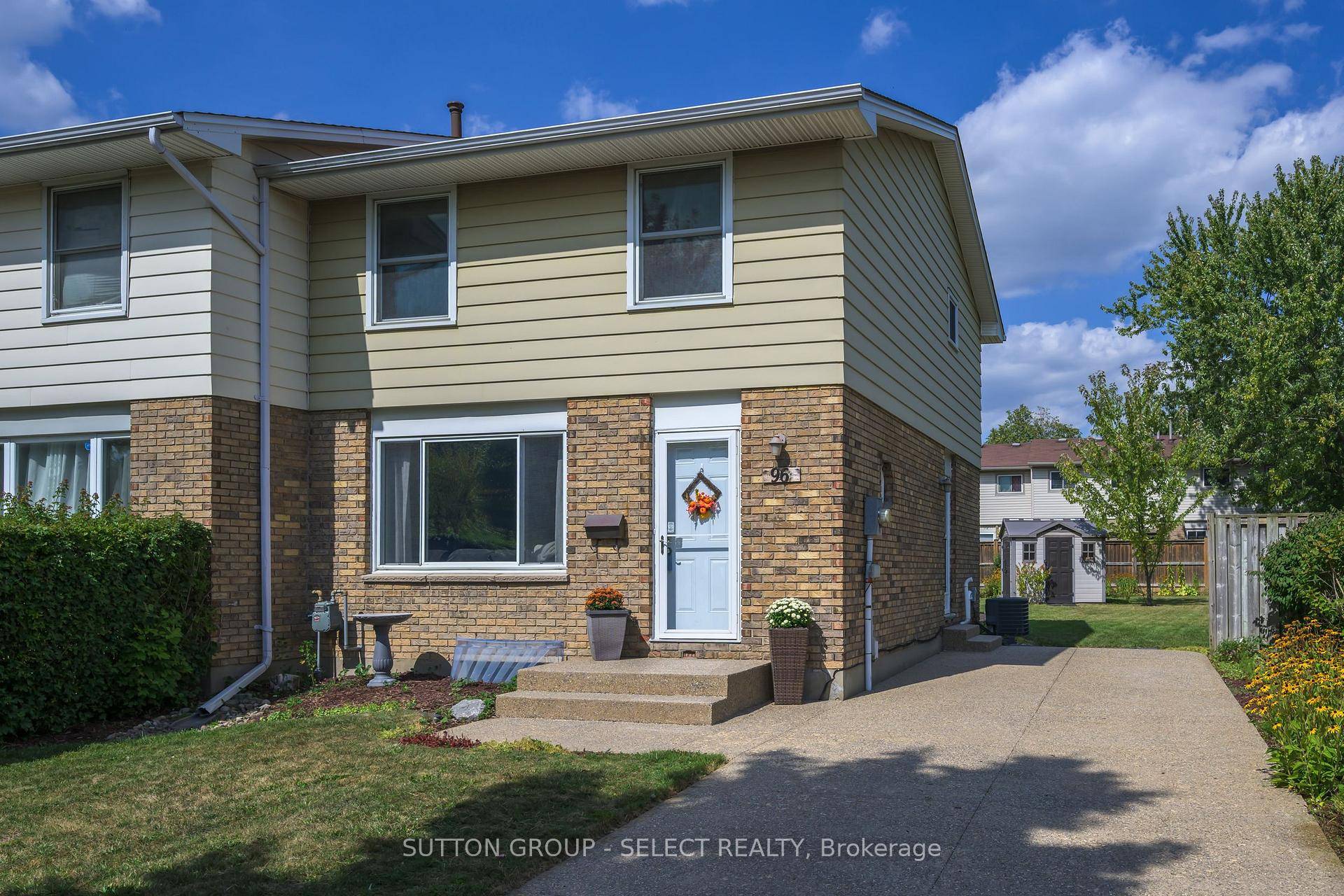 Wonderful White Oaks Semi ready to welcome a new family !