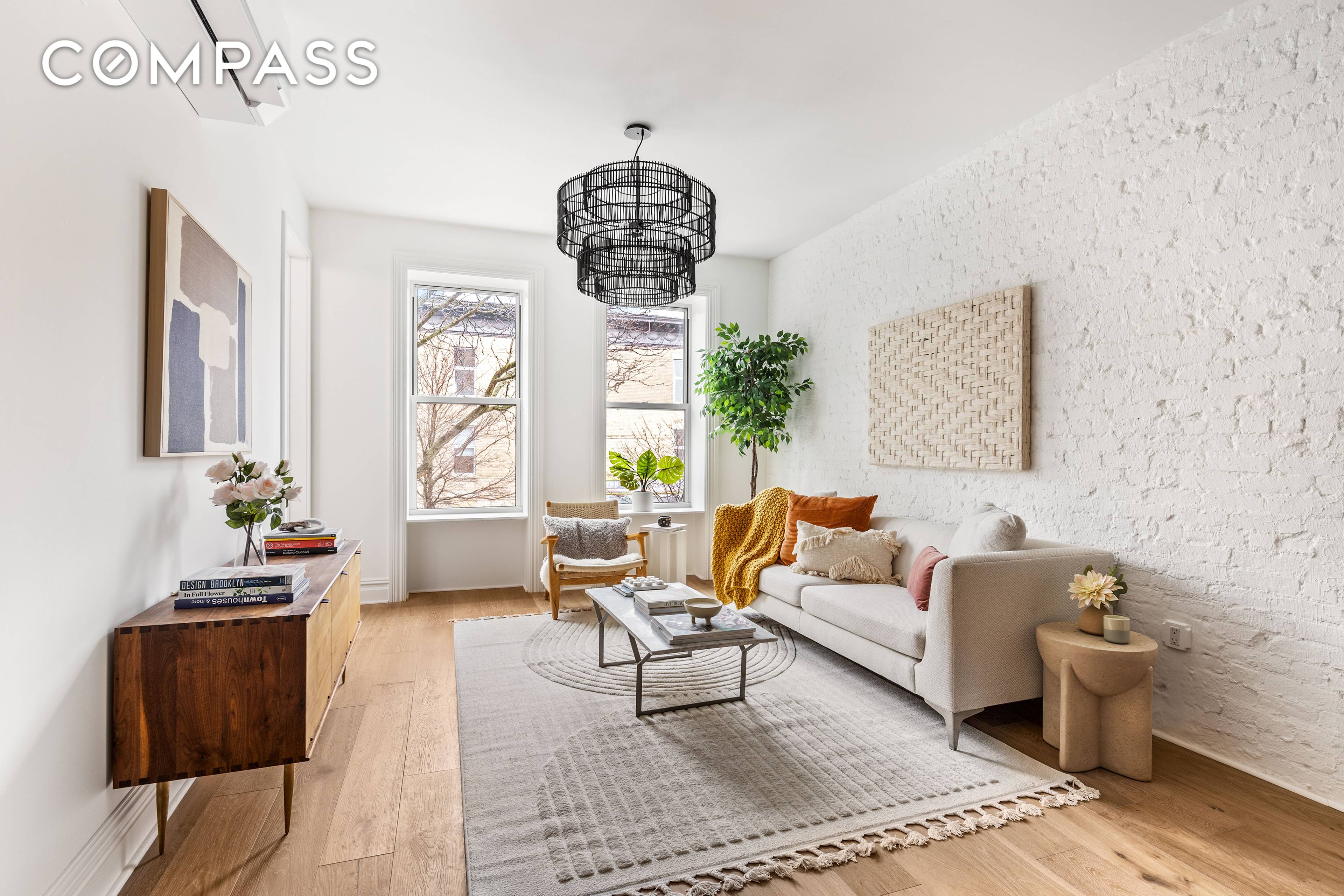 744 Park Place is an 8 unit boutique condo building featuring 3 and 4 bedroom residences with extremely low monthly charges.