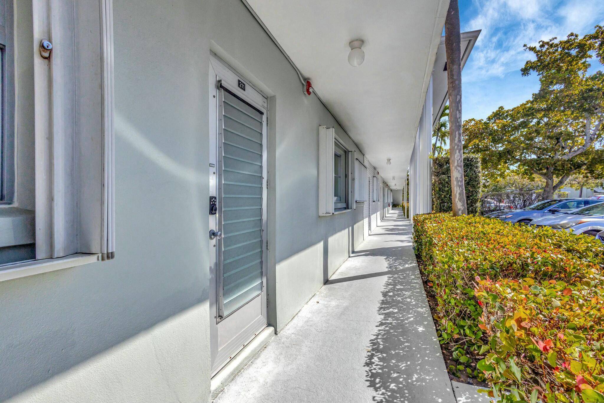 Move In Ready Fully Furnished !