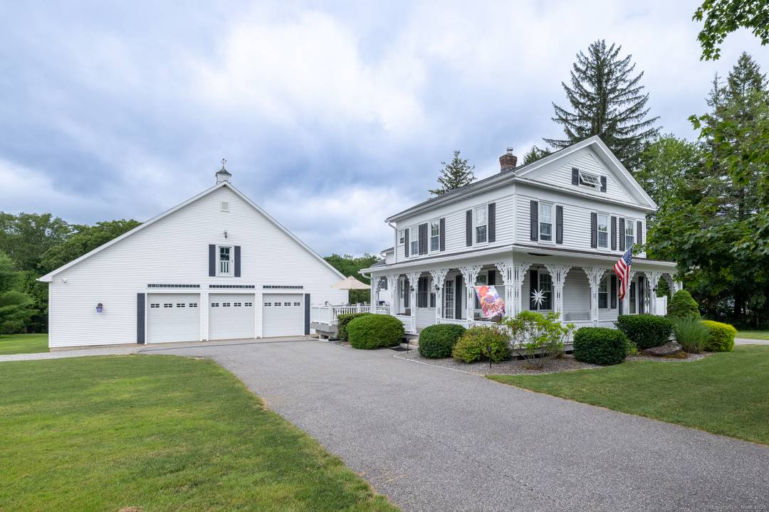 Welcome to 179 North Street, a Litchfield County gem.