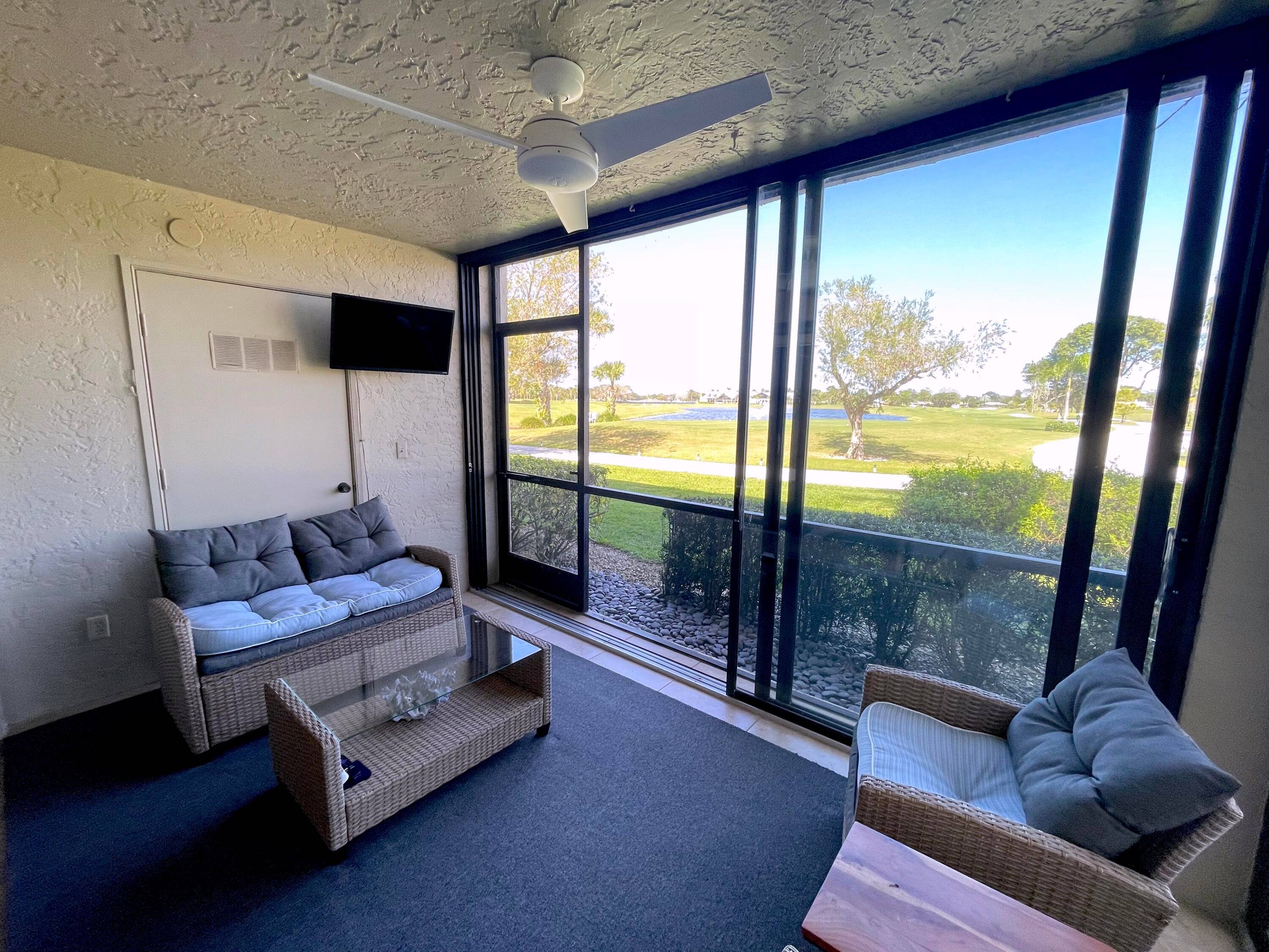 Completely Renovated 1ST Floor Unit at Eastpointe Country Club !