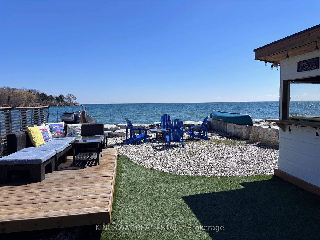 Exquisite waterfront property in Port Credit !