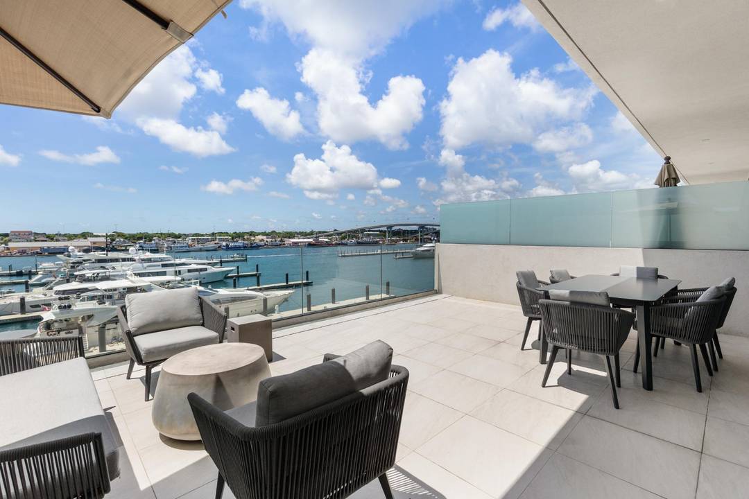 STERLING COMMONS EAST Condo New-Providence