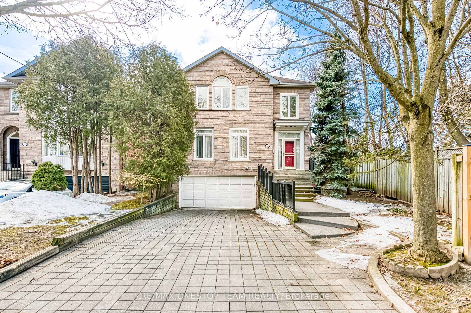 Welcome to the highly sought after Willowdale East neighborhood !