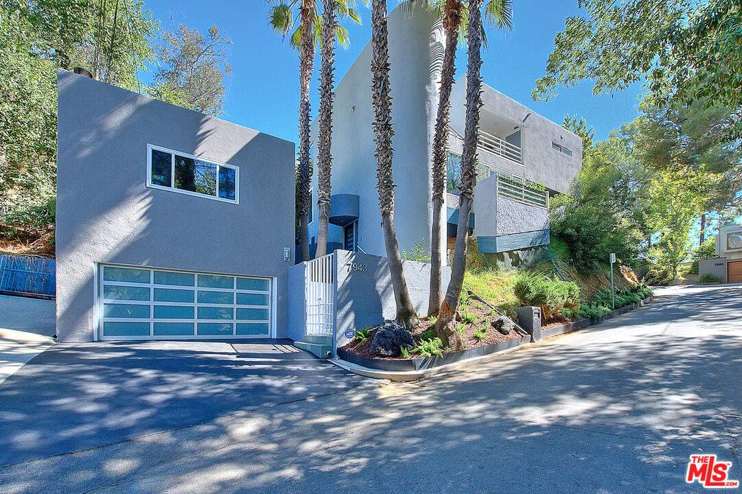 7943   Willow Glen Rd 3BR Hollywood Hills East La