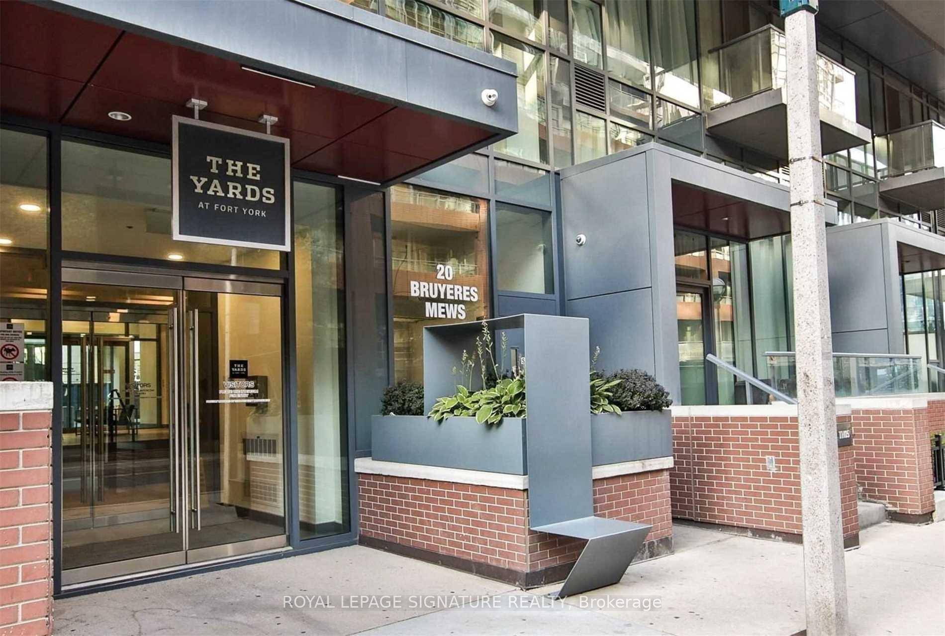 Living at The Yards in Fort York means having the citys best amenities right at your doorstep.